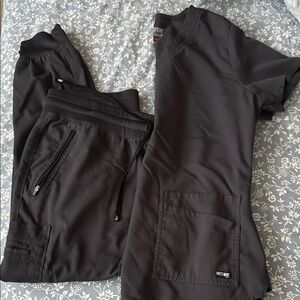 Grey’s Dark Gray/Black Scrub Set